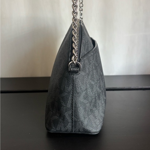 Michael Kors Jet Set Black Crossbody Bag • Chain Strap • Like New - Picture 6 of 8